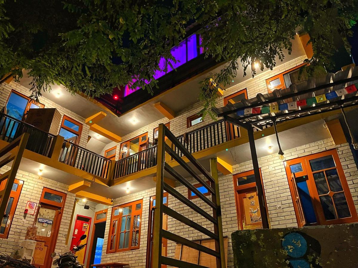 I Love Kasol Hostel & Rooftop Cafe Exterior foto